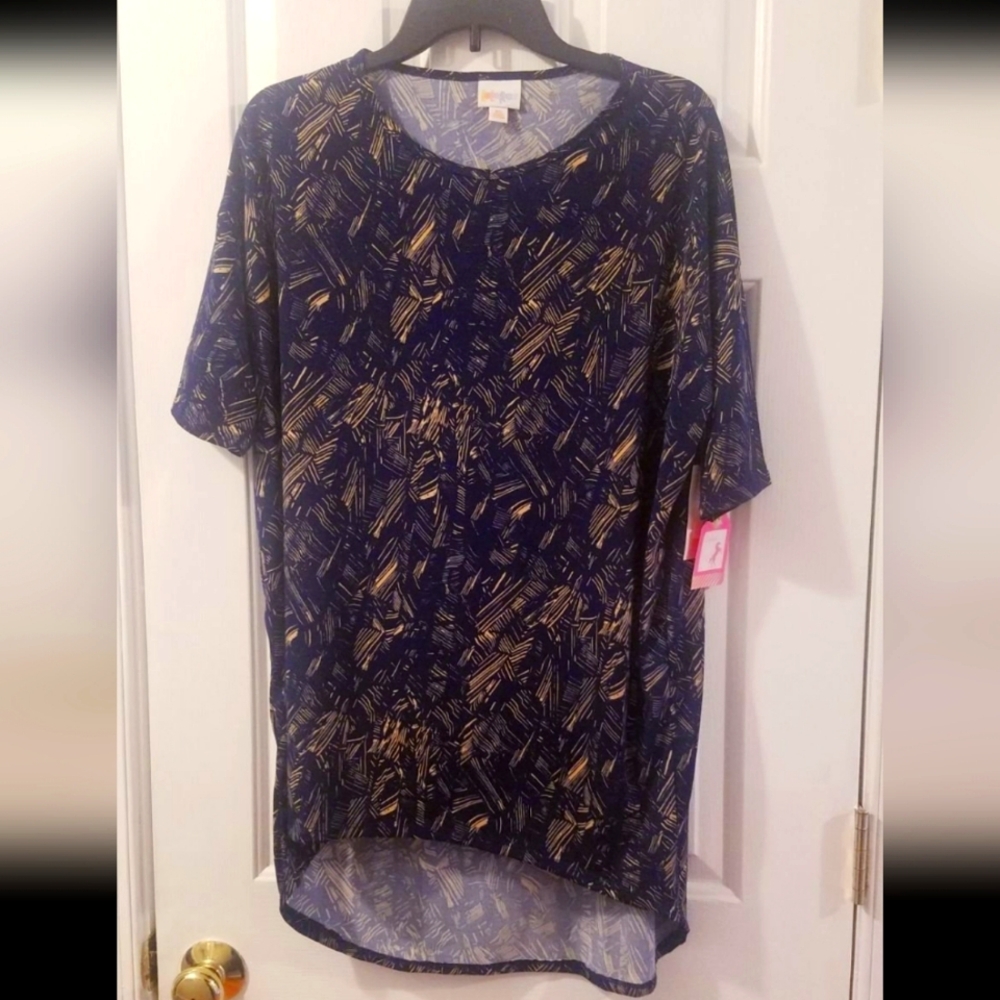 Lularoe top nwt Irma XS
